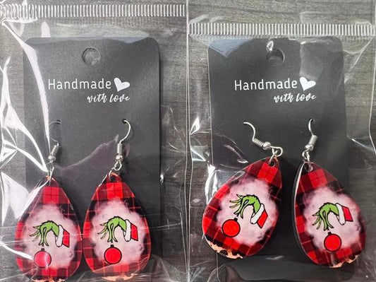 Grinch fingers earrings